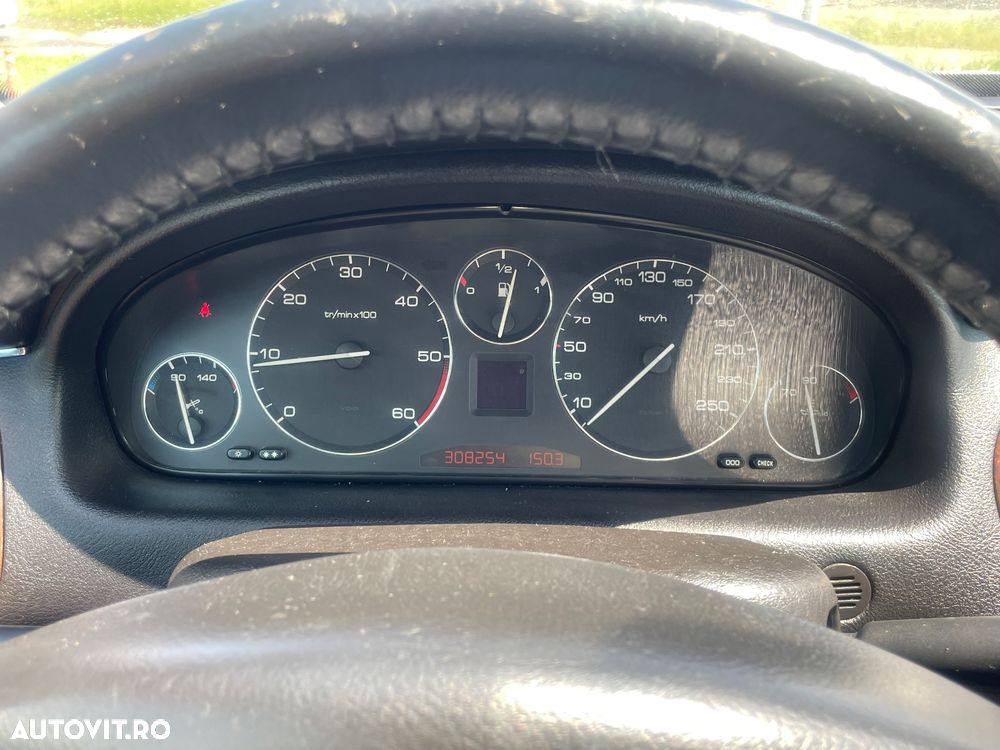Peugeot 607 2.2HDI Pack - 12