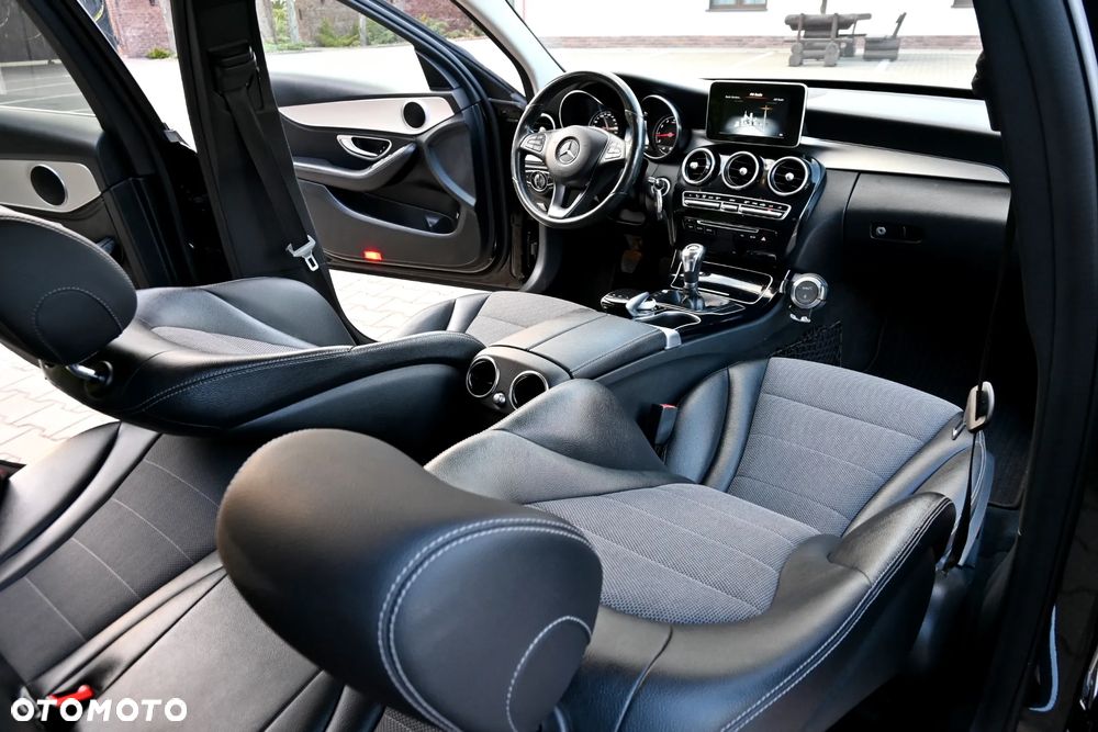 Mercedes-Benz Klasa C 200 Avantgarde - 26