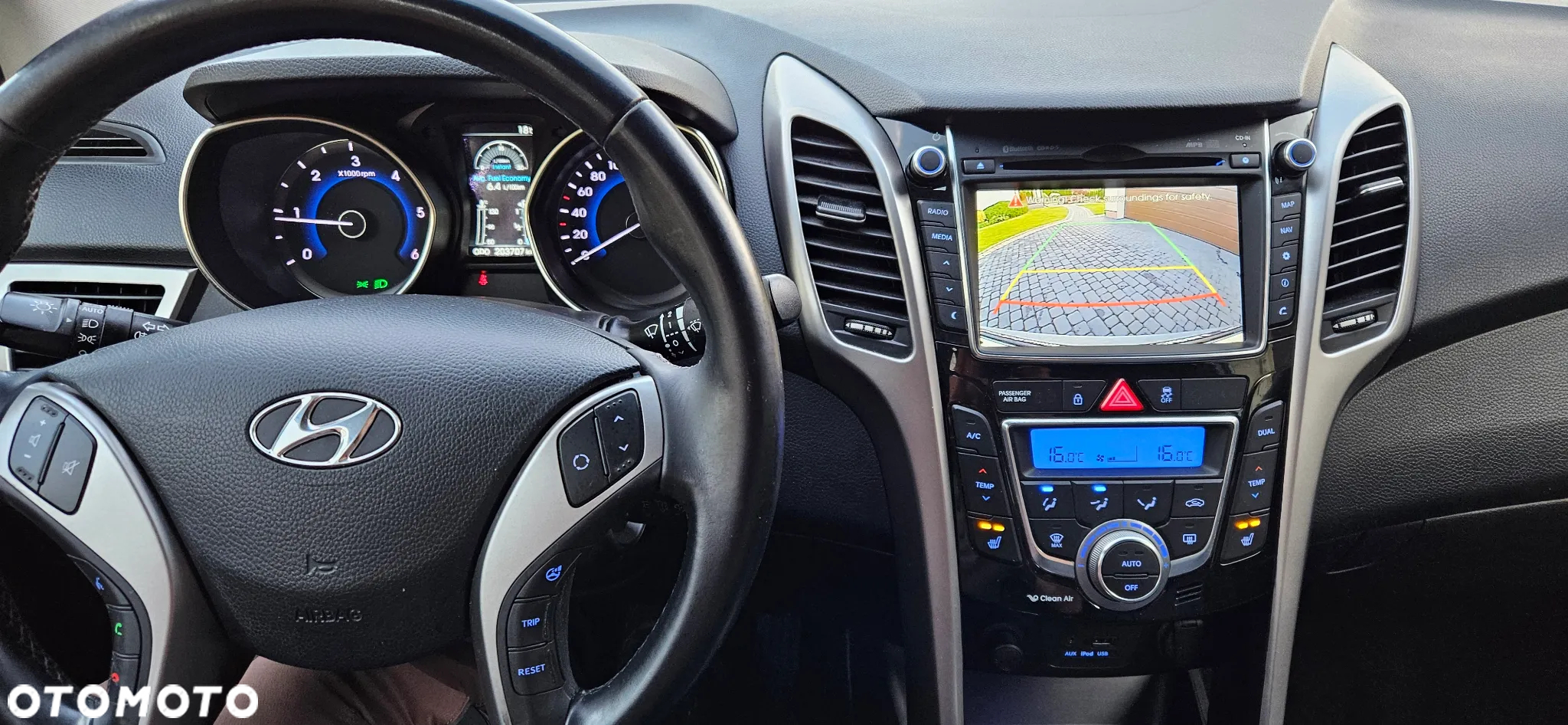 Hyundai i30 blue 1.6 CRDi Trend - 14