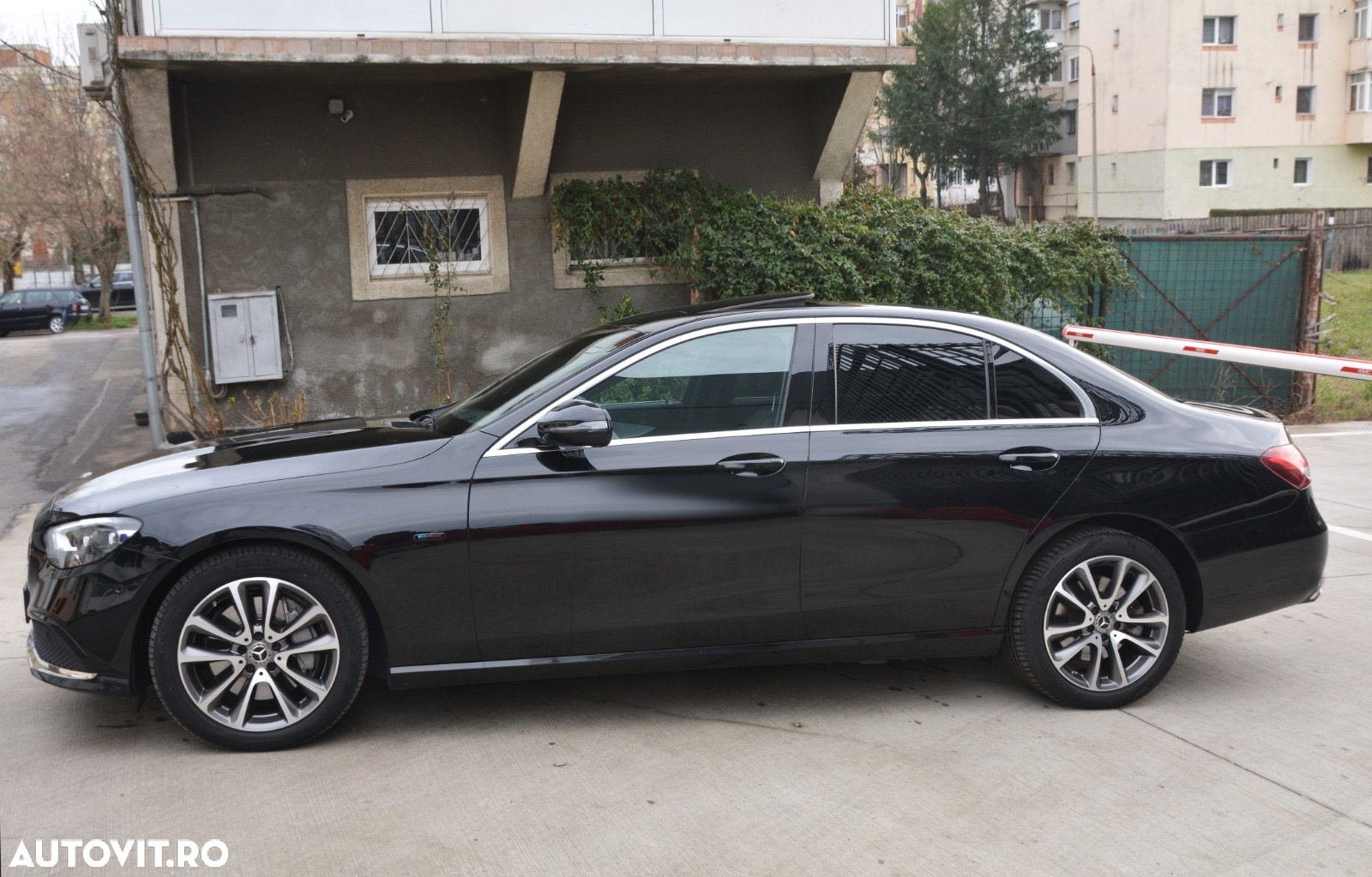 Mercedes-Benz E 300 de Aut. - 7