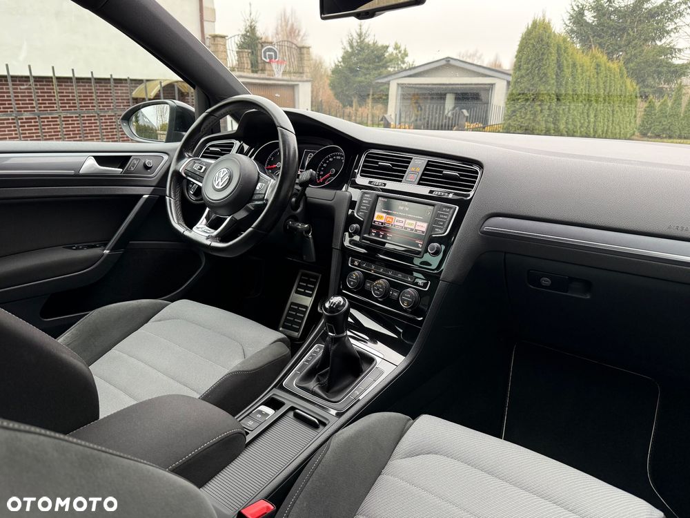 Volkswagen Golf - 14