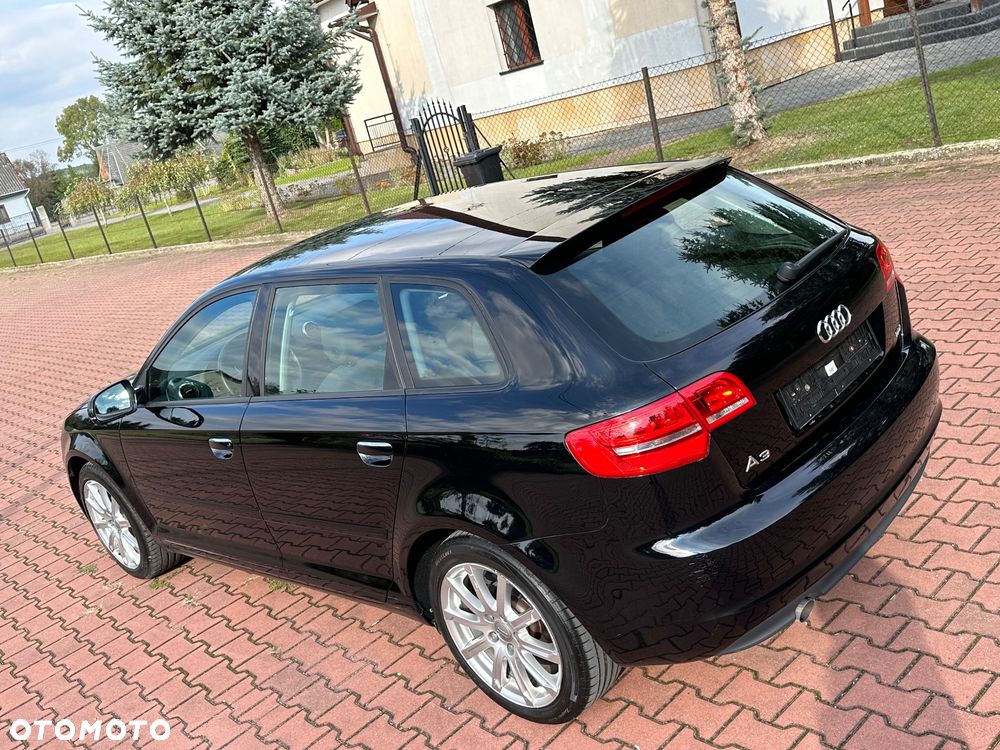 Audi A3 Sportback 1.6 TDI DPF Ambiente - 4