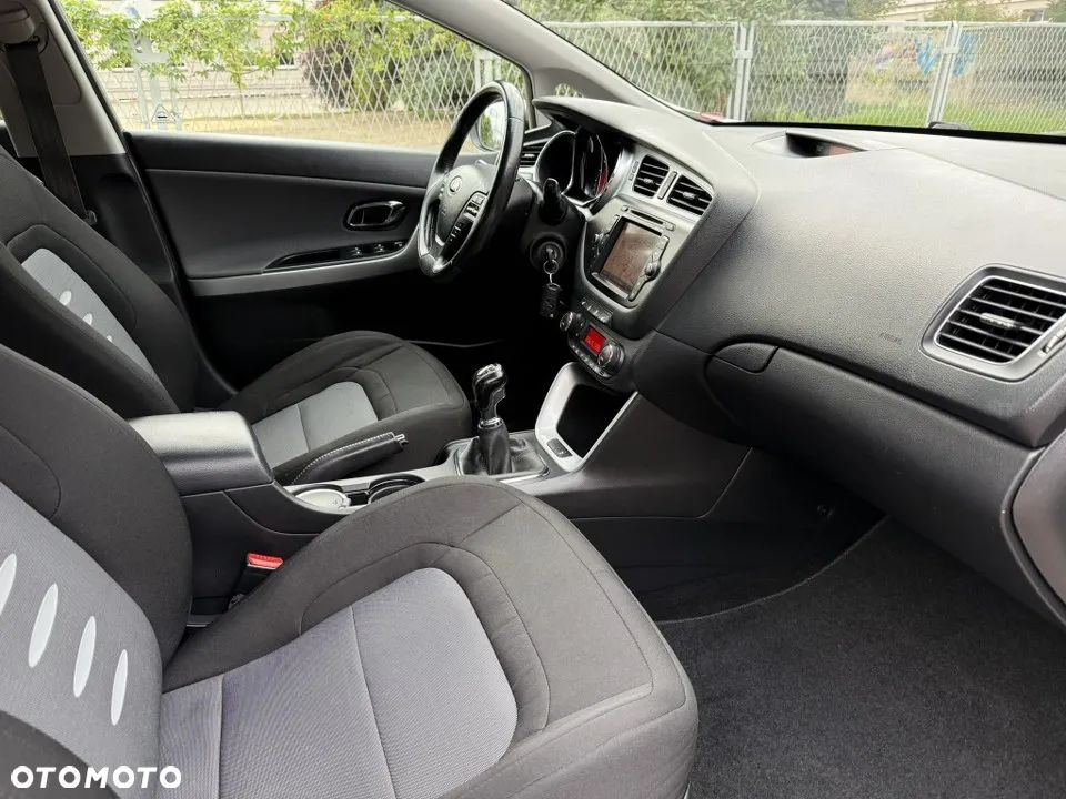 Kia Ceed 1.6 GDI SW Platinum Edition - 29