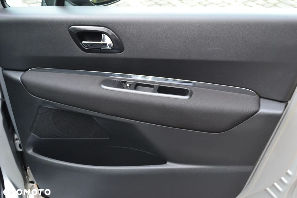 Peugeot 5008 1.6 THP Active 7os - 23