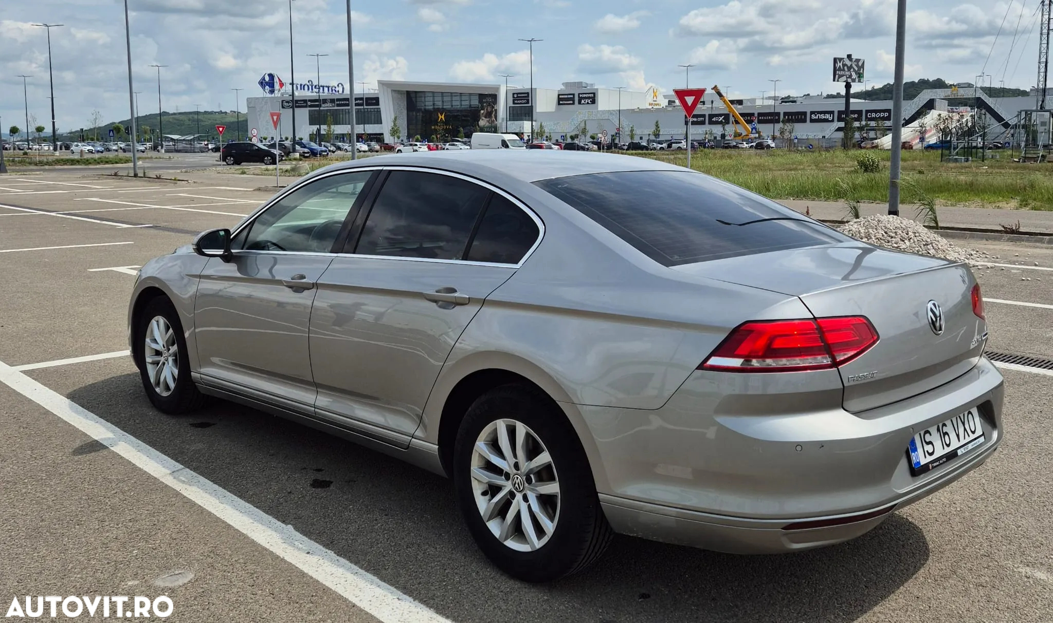 Volkswagen Passat 2.0 TDI Comfortline - 4