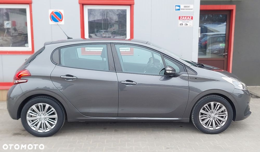 Peugeot 208 - 7