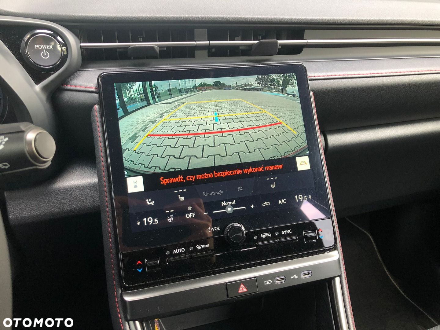 Lexus LBX 1.5 Hybrid Emotion - 24
