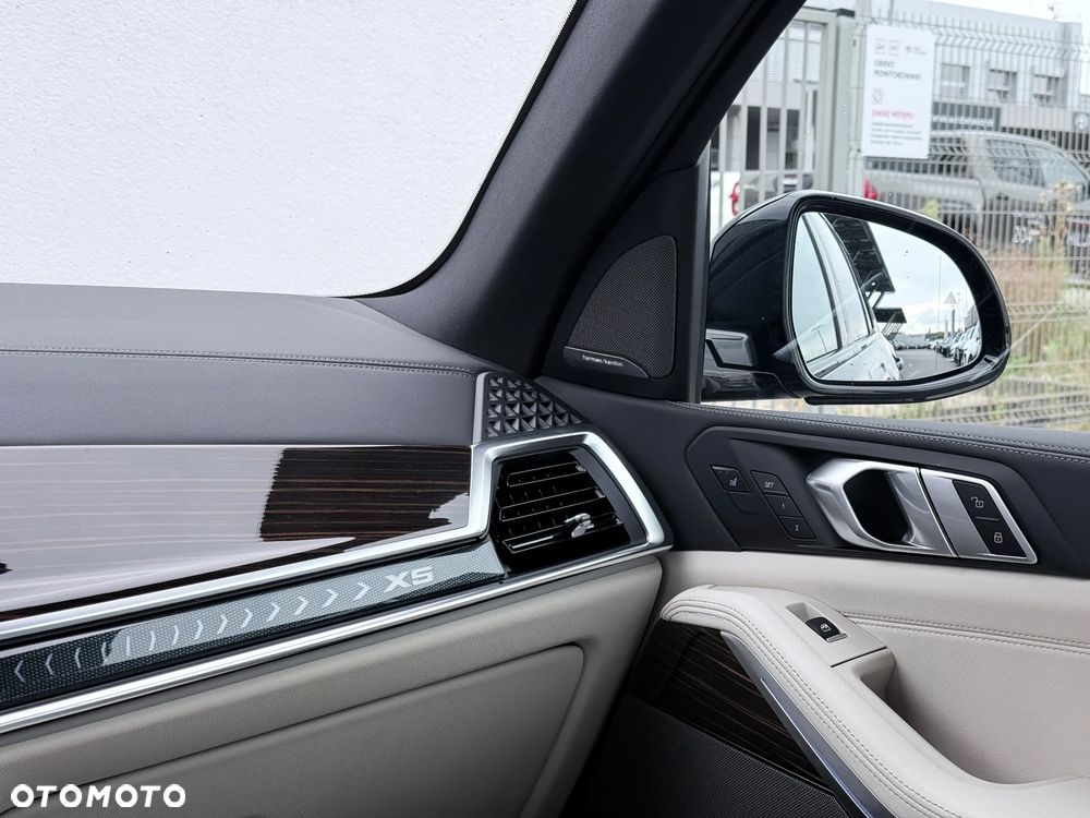 BMW X5 xDrive40d mHEV - 38
