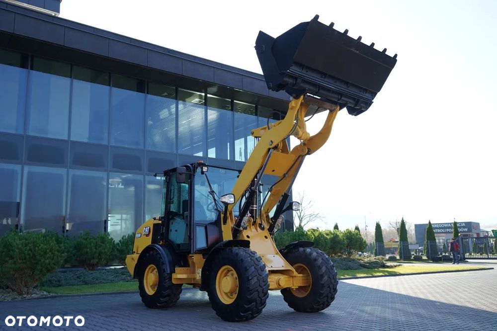 Caterpillar 906M / ŁADOWARKA KOŁOWA / 2020 ROK / ŁYŻKA SZCZĘKOWA / - 3