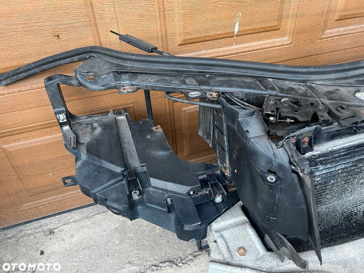 PAS PRZEDNI CHŁODNICE AUDI A8 D3 3.0 TDI 03-10 4E0805594C KOMPLETNY - 5
