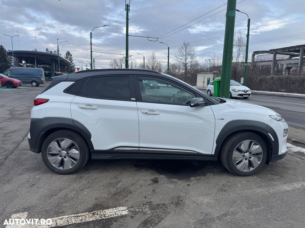 Hyundai KONA Premium - 4