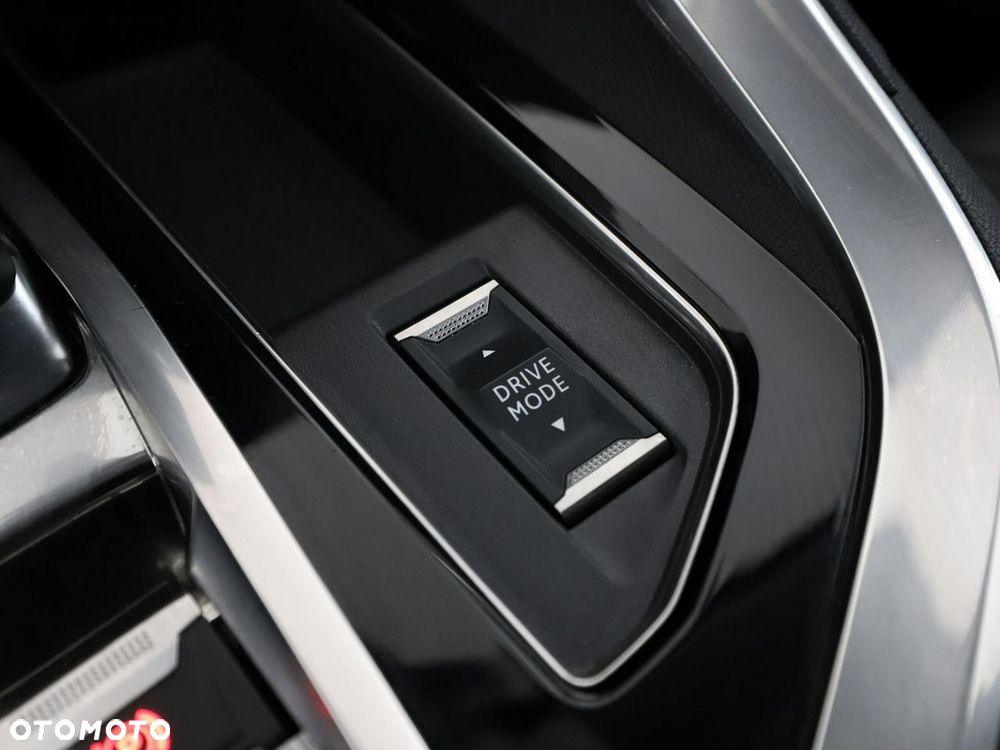 Peugeot 3008 1.6 PureTech Hybrid PHEV Allure Pack S&S EAT8 - 31