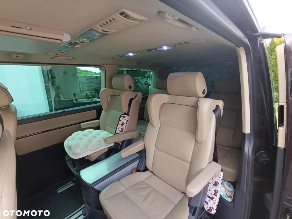 Volkswagen Multivan - 12