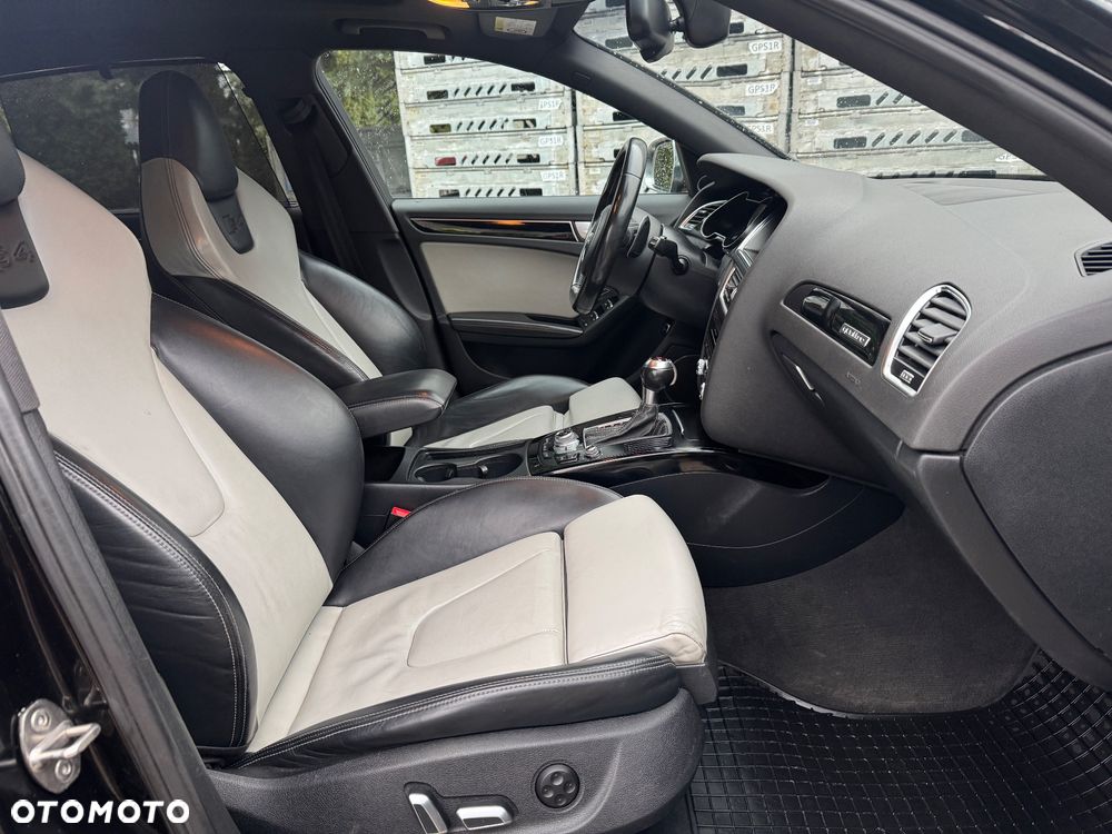 Audi S4 Avant - 11