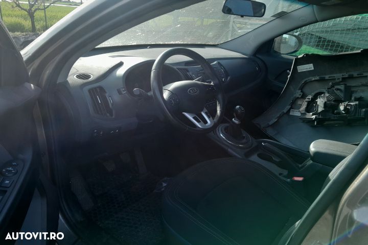 Dezmembrez Kia Sportage 3 [2010 - 2014] Crossover 1.6 MT (135 hp) Col - 5