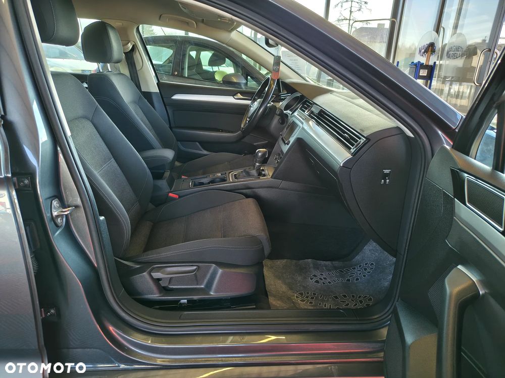 Volkswagen Passat 2.0 TDI SCR DSG Comfortline - 31