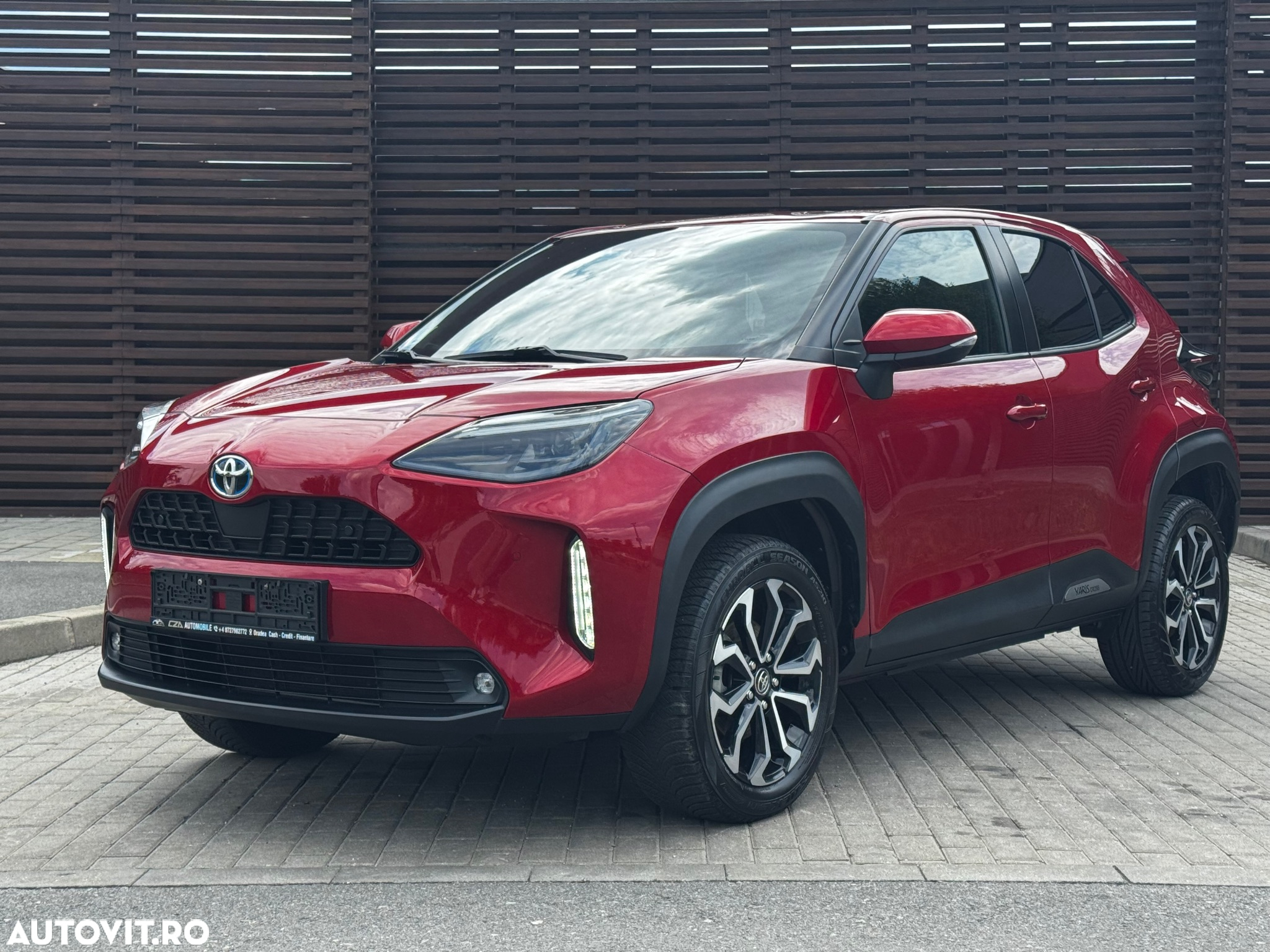 Toyota Yaris Cross 1.5 VVT-i HSD 116 4x4 HEV Dynamic - 9