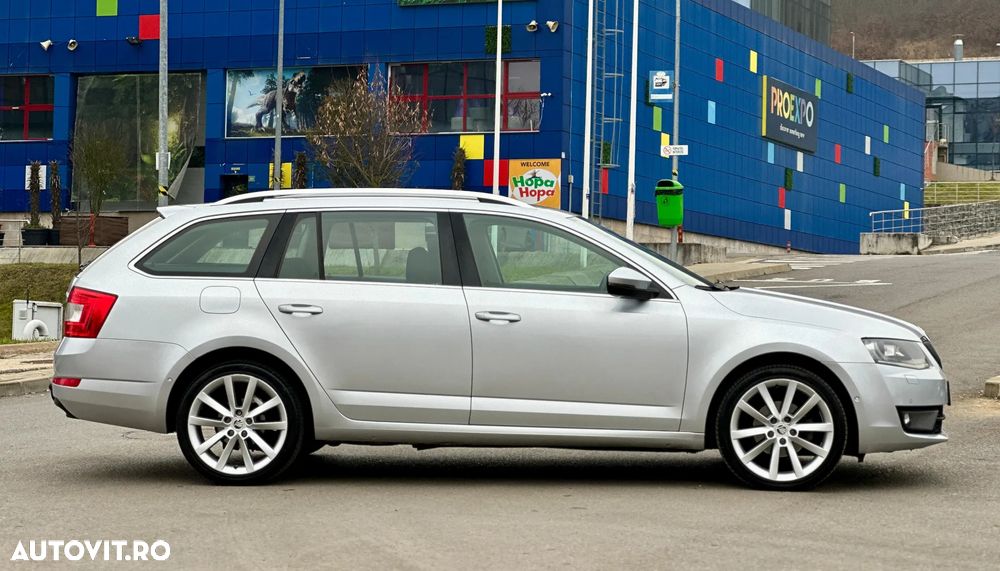 Skoda Octavia 1.6 TDI (Green tec) DSG Style - 9