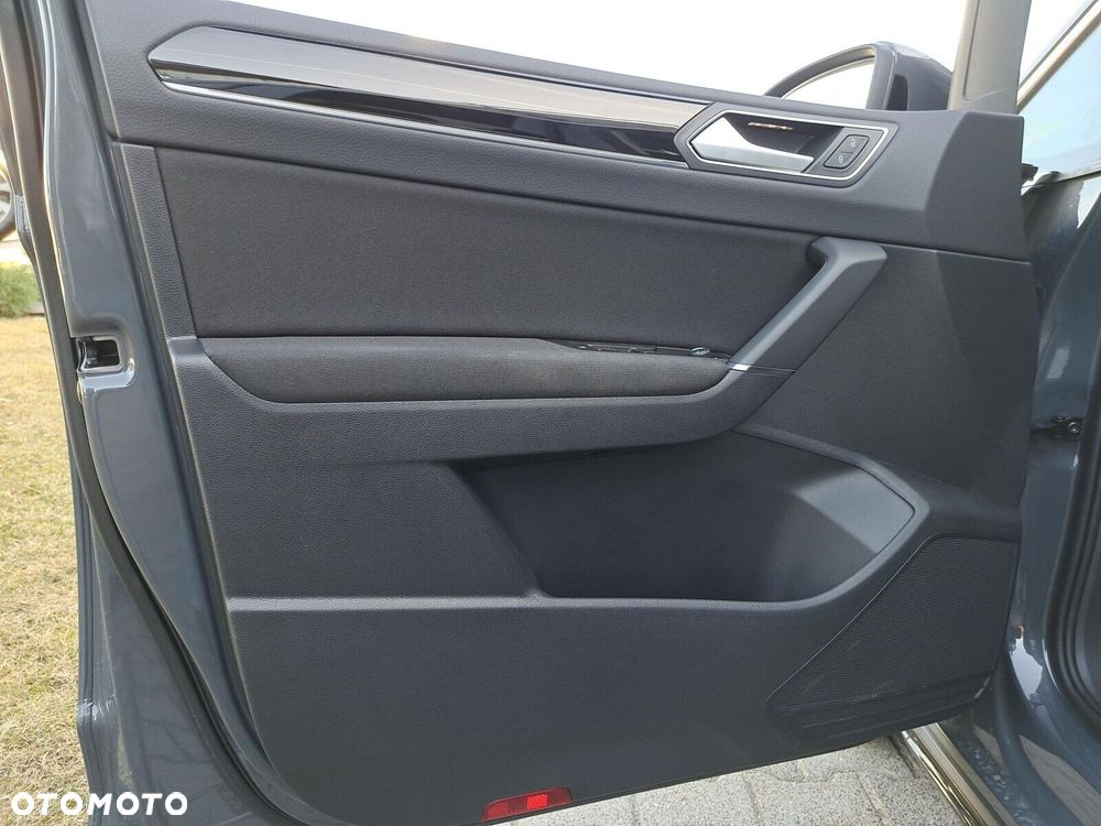 Volkswagen Touran - 11