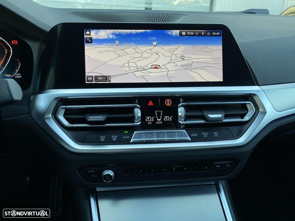 BMW 318 d Pack Desportivo M Auto - 21