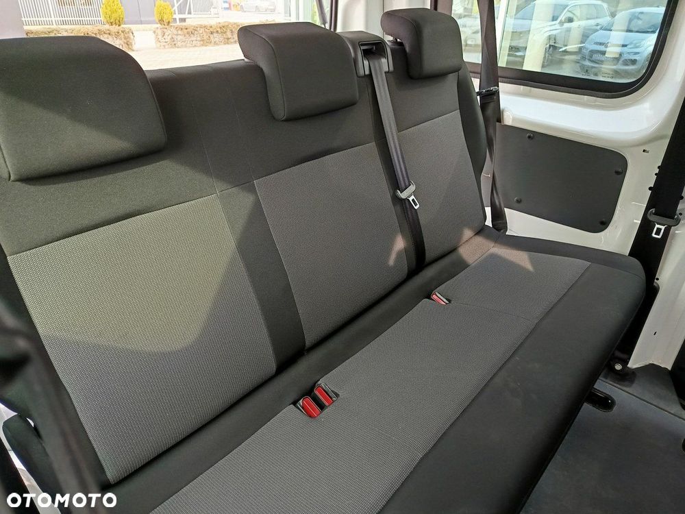 Opel Vivaro - 13