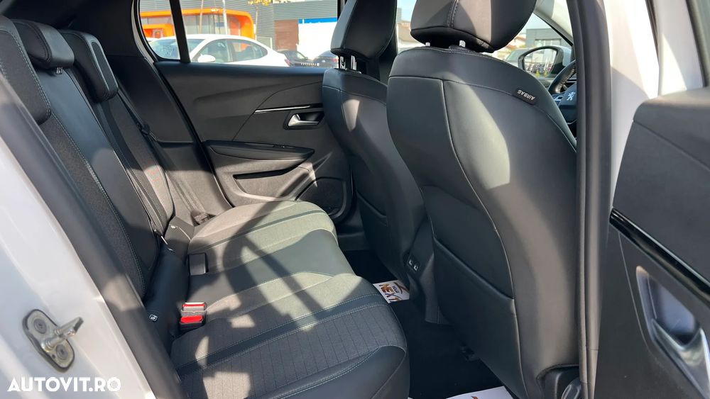 Peugeot 208 1.2 L PureTech STT EAT8 Allure - 7