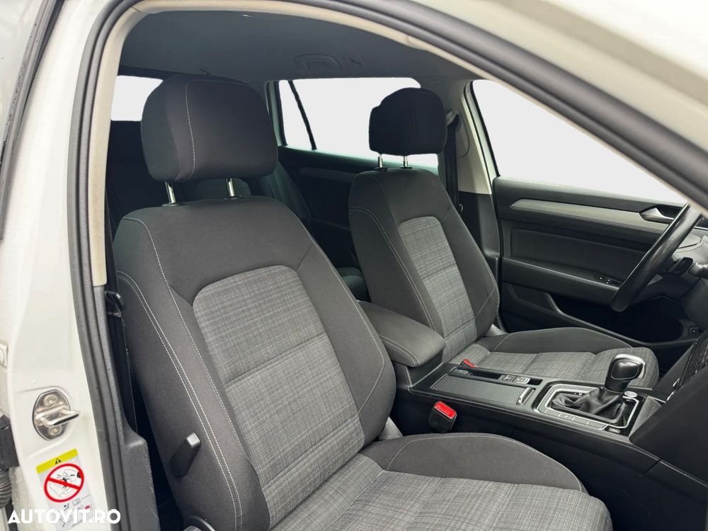 Volkswagen Passat 2.0 TDI SCR DSG Elegance - 23