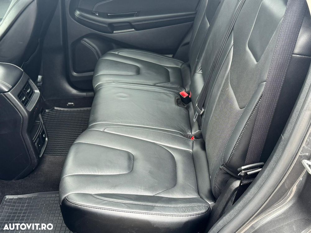 Ford Edge 2.0 Panther A8 AWD ST Line - 24