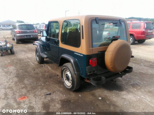 Jeep Wrangler 2.5L - 11