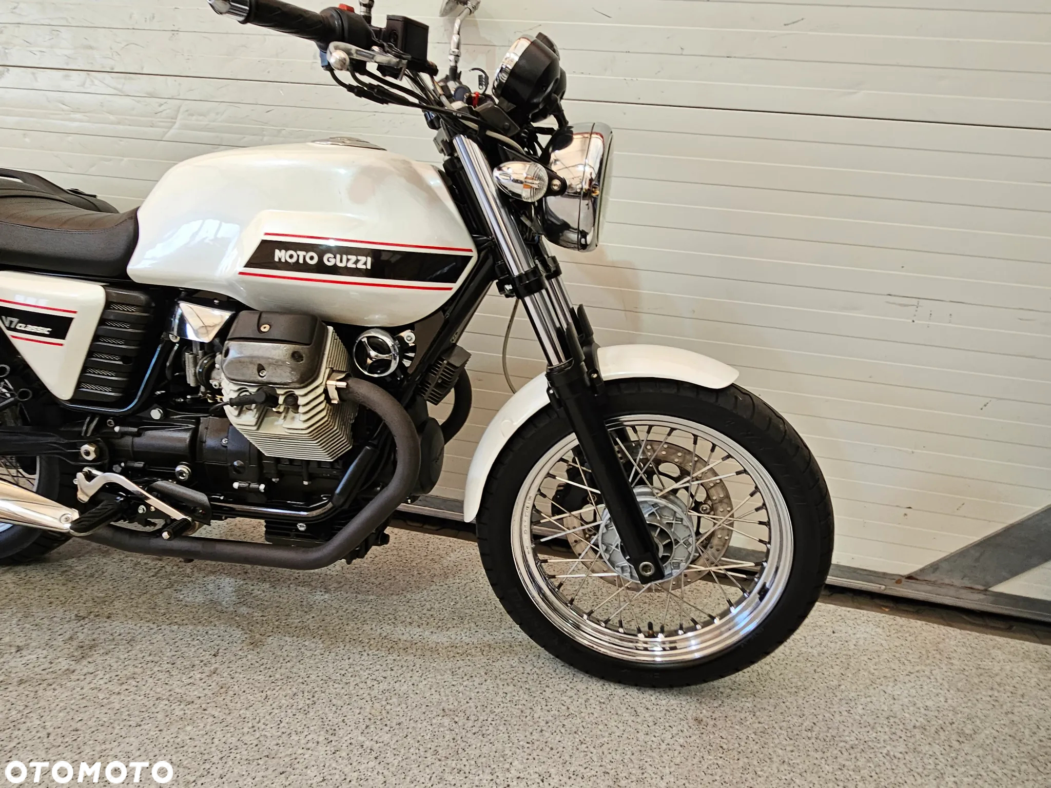 Moto Guzzi V7 - 16