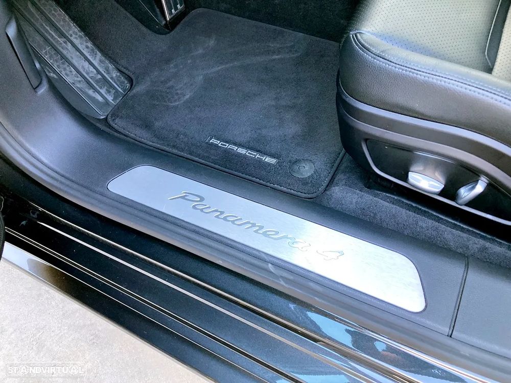 Porsche Panamera 4 E-Hybrid - 23