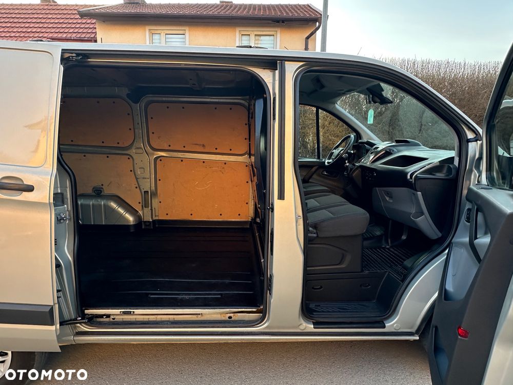 Ford TRANSIT CUSTOM - 4