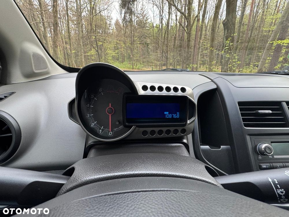Chevrolet Aveo 1.2 LT+ - 23