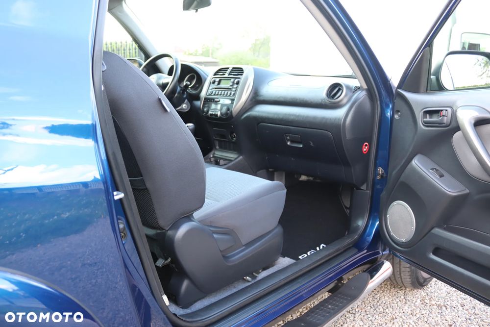 Toyota RAV4 4x4 Sol - 23