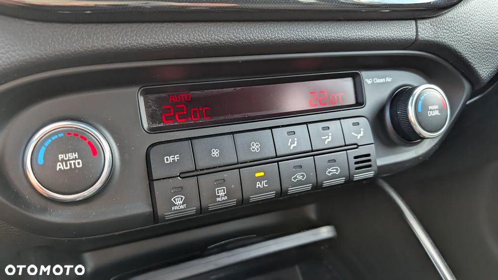 Kia Carens 1.7 CRDi 115 Dream Team Edition - 18