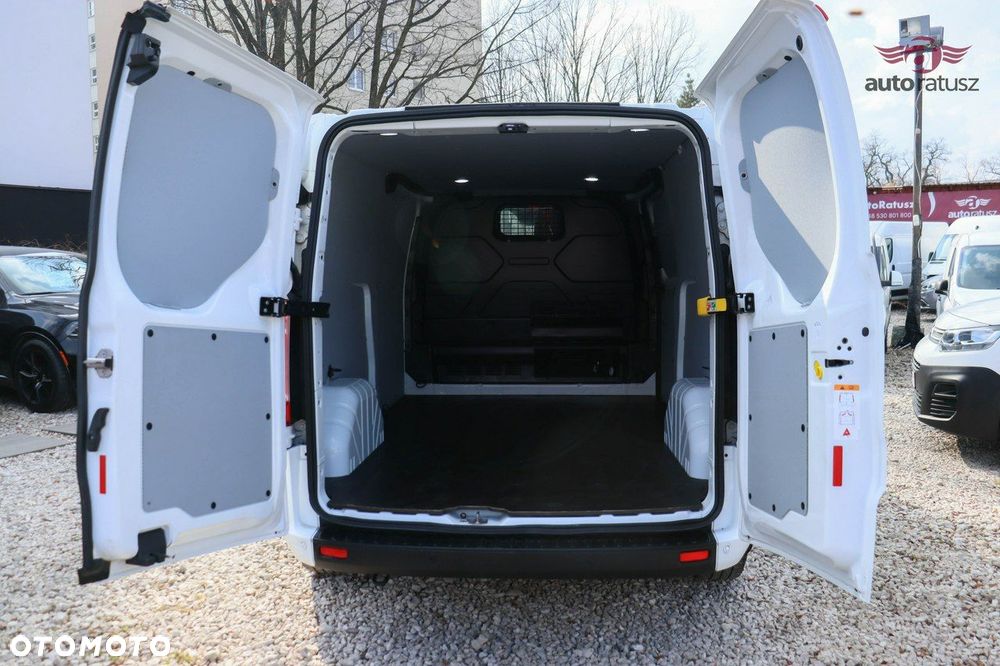Ford Transit Custom - 32