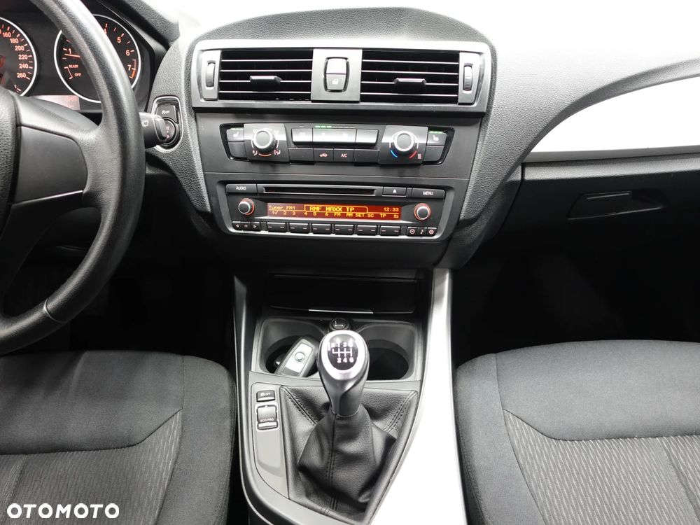 BMW Seria 1 114i - 33