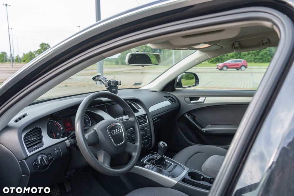 Audi A4 Avant 2.0 TDI DPF Attraction - 8