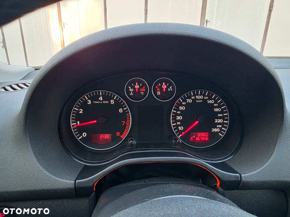 Audi A3 Sportback 1.6 Ambiente - 12