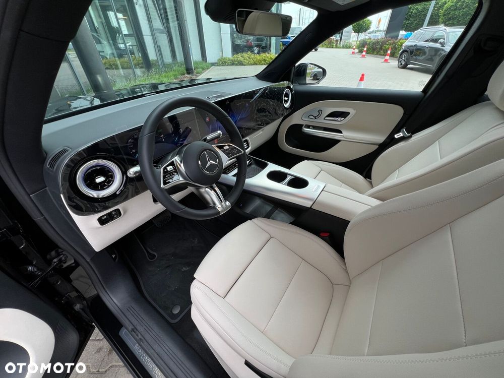Mercedes-Benz GLB - 10