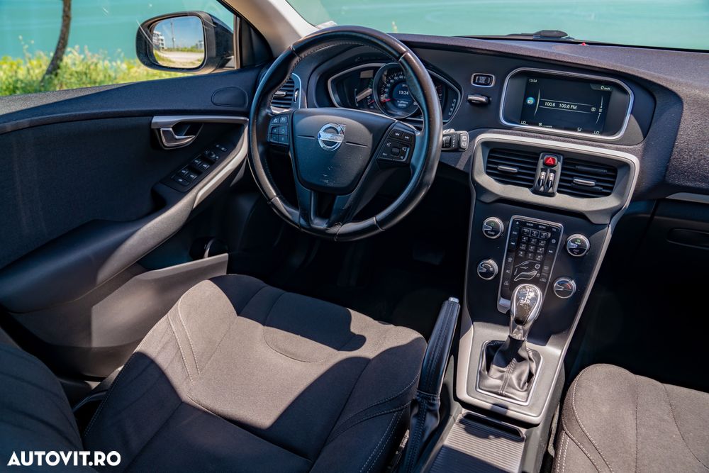 Volvo V40 D2 Aut. Momentum - 4