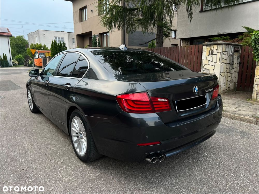 BMW Seria 5 520d Luxury Line - 2