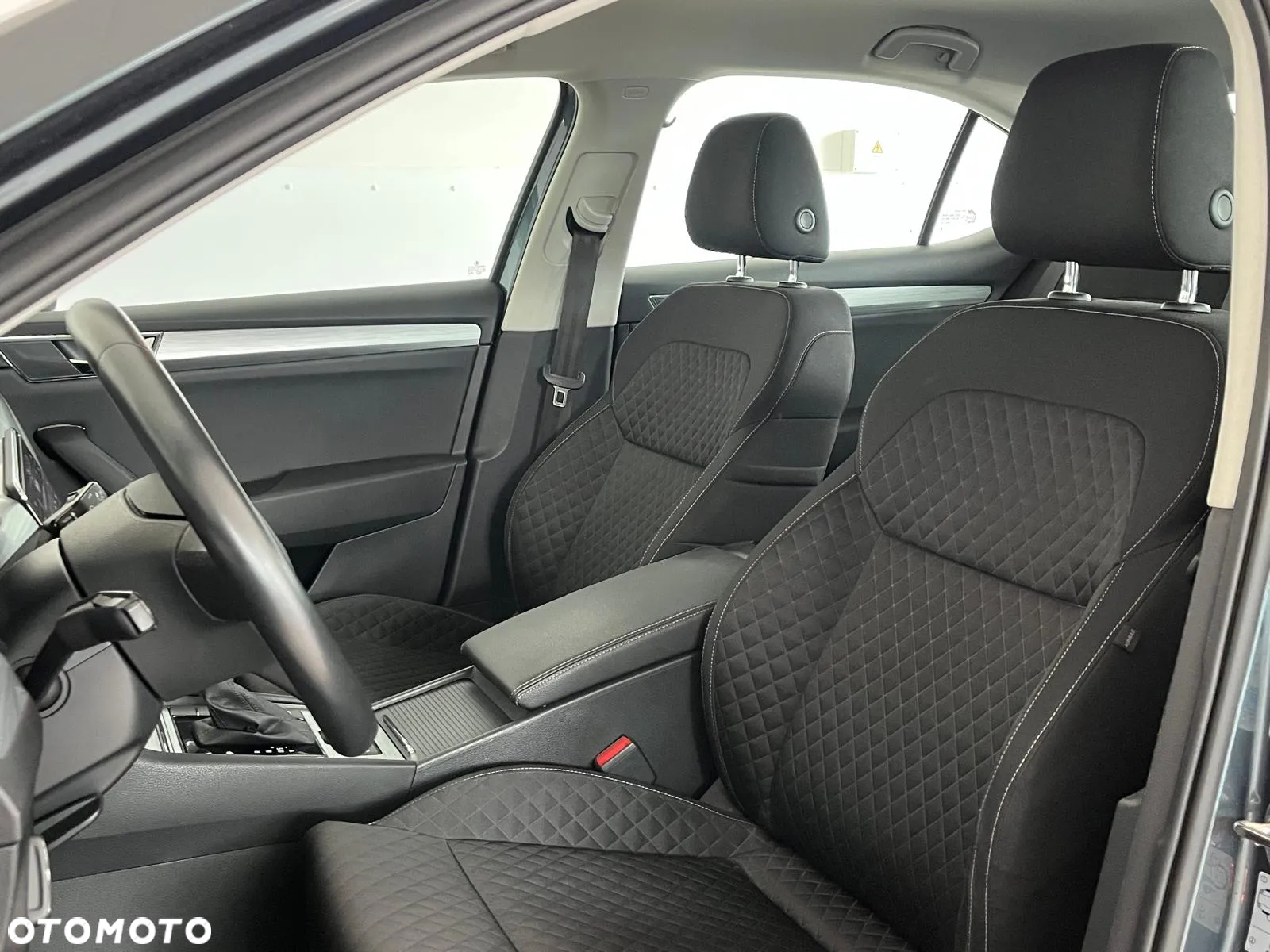 Skoda Superb 2.0 TDI SCR Ambition DSG - 20