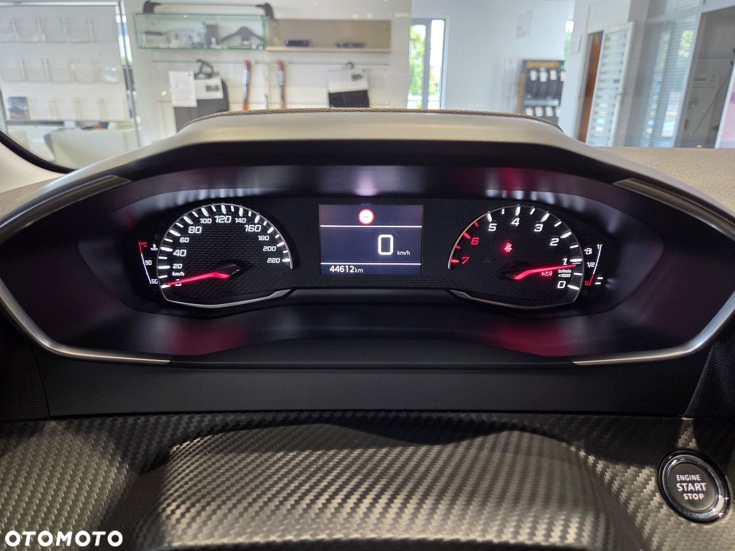 Peugeot 208 - 17