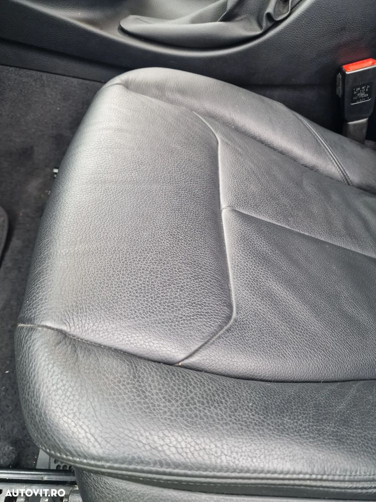 BMW Seria 3 320d xDrive AT - 31