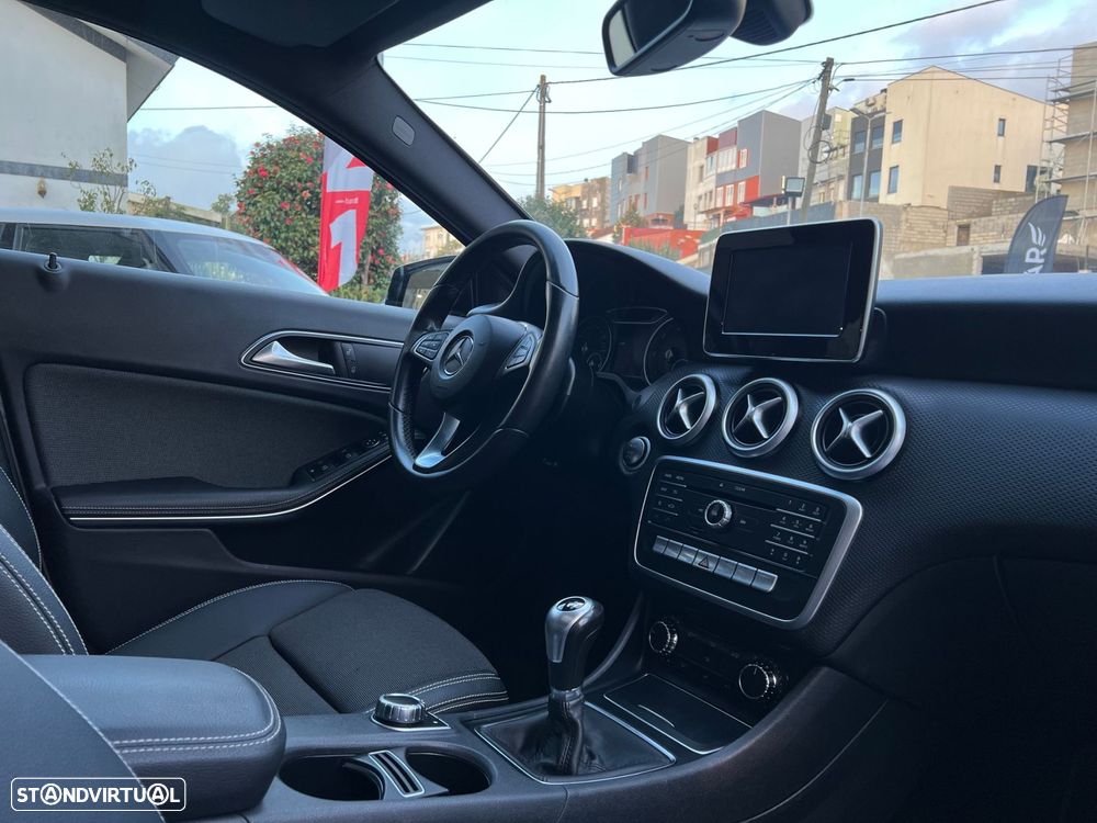 Mercedes-Benz A 180 d AMG Line - 18