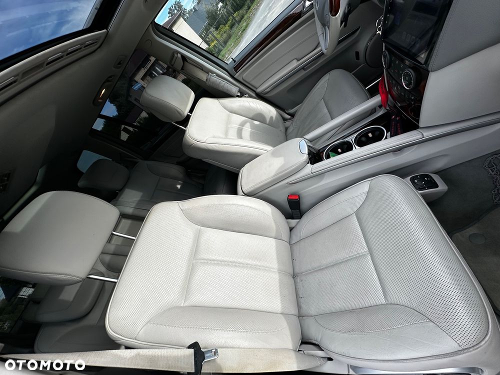 Mercedes-Benz GL 500 - 12