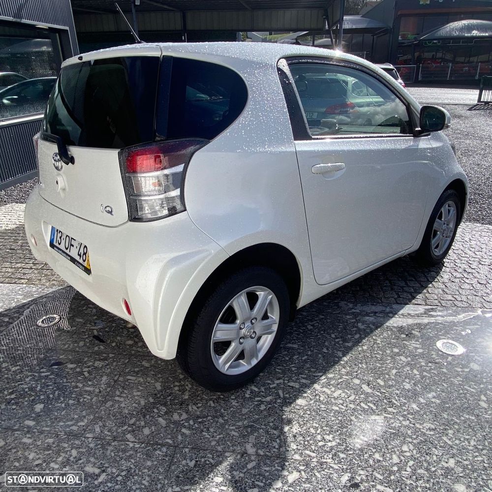 Toyota iQ 1.0 VVT-i 2 - 14