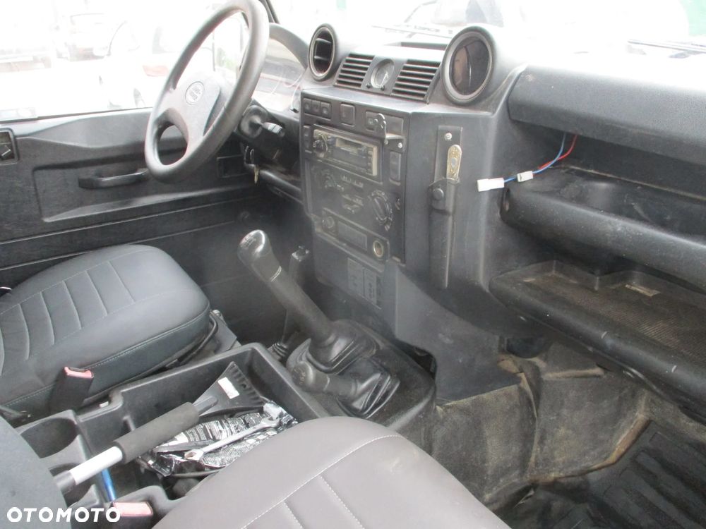 Land Rover Defender 2.4 TD4 E - 15