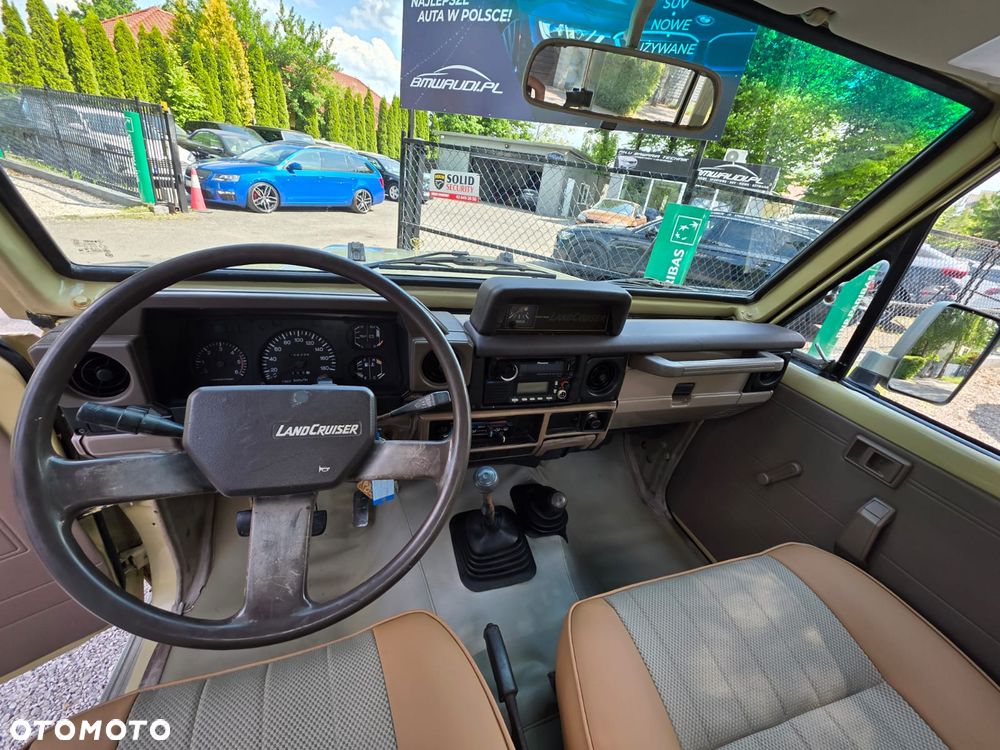 Toyota Land Cruiser - 14